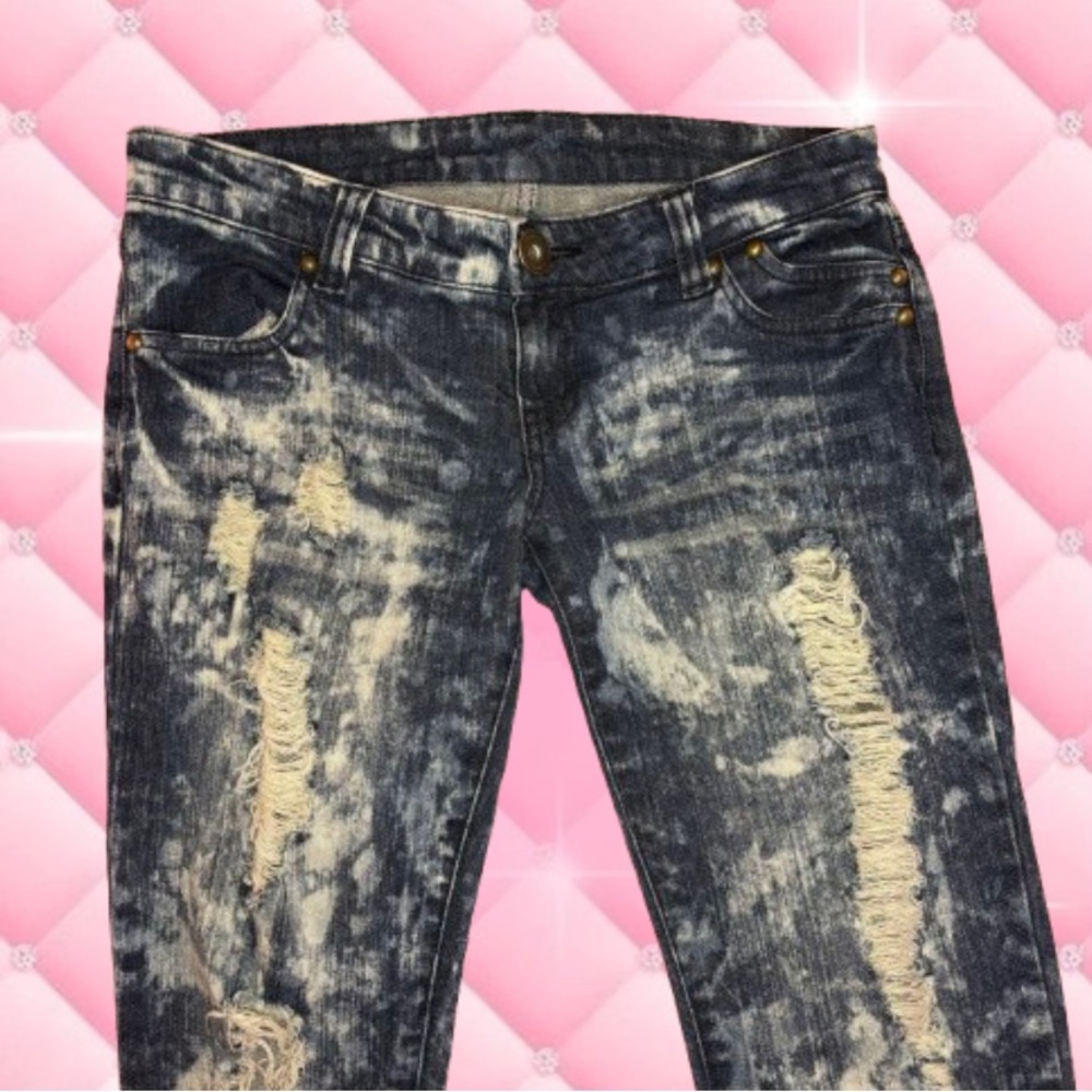 Japanese gyaru brand distressed jeans acid wash jeans 🐬
